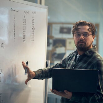 レオナルド・ディカプリオが冴えない天文学者を演じたNetflix映画『ドント・ルック・アップ』