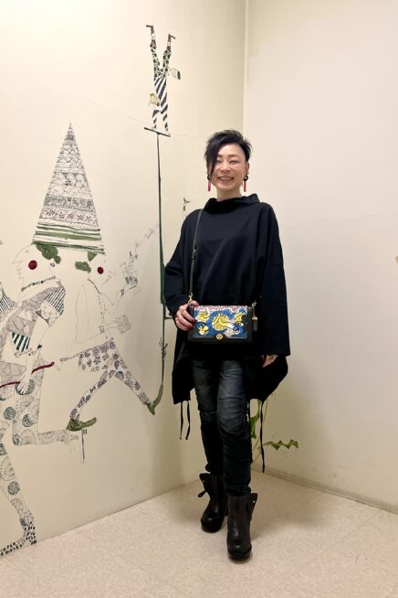 【京都スナップ】お気に入りひとつで気分が上がる！ 「コーチ」のバッグは身につけるアート