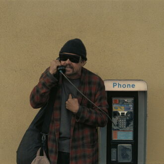 ディカプリオとポール・トーマス・アンダーソン監督が念願の初タッグ！『ワン・バトル・アフター・アナザー』© 2025 Warner Bros. Entertainment Inc. and Domain Pictures, LLC. All Rights Reserved.