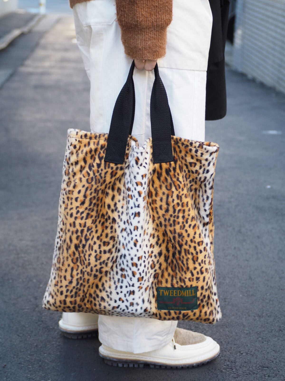 ボンボンストアで購入したヒョウ柄トート