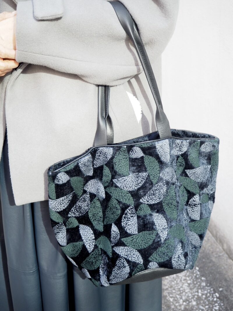 ミナ ペルホネンのバッグ