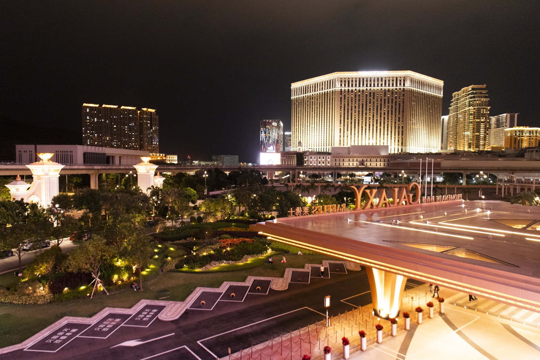 【大人のバー探訪】Long Bar