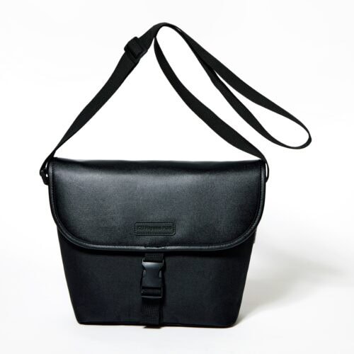 大人のおしゃれ手帖 2026年3月号 付録【軽くておしゃれなショルダーバッグ！

】 軽量＆収納力も抜群！