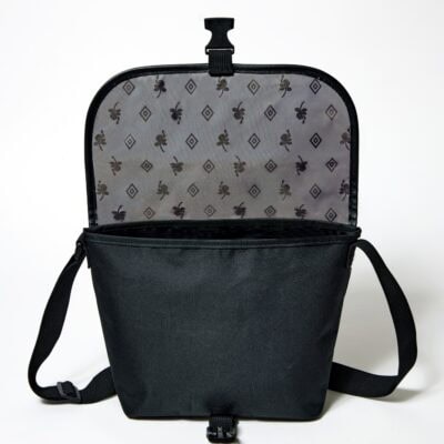 大人のおしゃれ手帖 2026年3月号 付録【軽くておしゃれなショルダーバッグ！

】 フラップの背面はオリジナルのモノグラムプリント