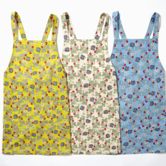 しわになりにくいイージーケア加工。各￥5,280 ／サロンジェ