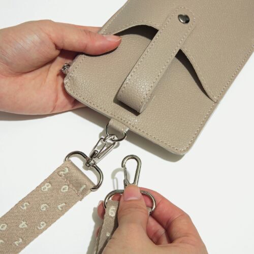 大人のおしゃれ手帖 2026年4月号増刊 付録【高級感のあるレザー調スマホポシェット
】 ストラップは取り外し可能