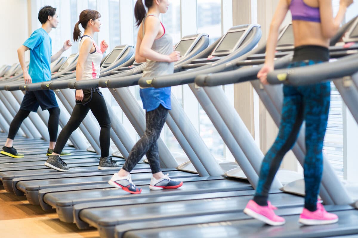 室内でスロージョギングをする方法