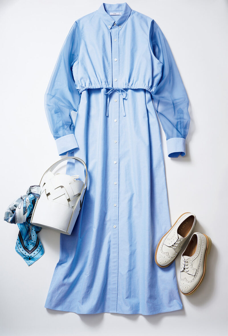 シューズ¥15,400/ハルタ、ワンピース¥49,500 /ハイク(ボウルズ)、バッグ¥41,800 /銀座ヨシノヤ、スカーフ¥22,000 /マニプリ