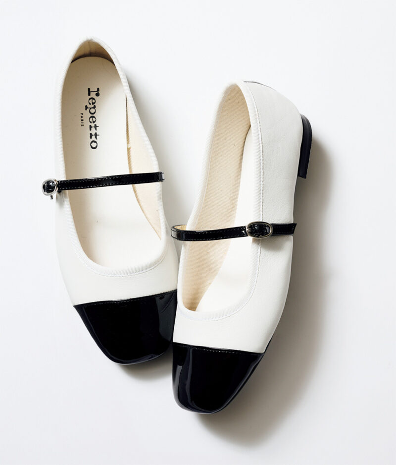 黒白配色の異素材デザインがほどよくシャープ。 ¥80,300 /レペット(ルック ブティック事業部)