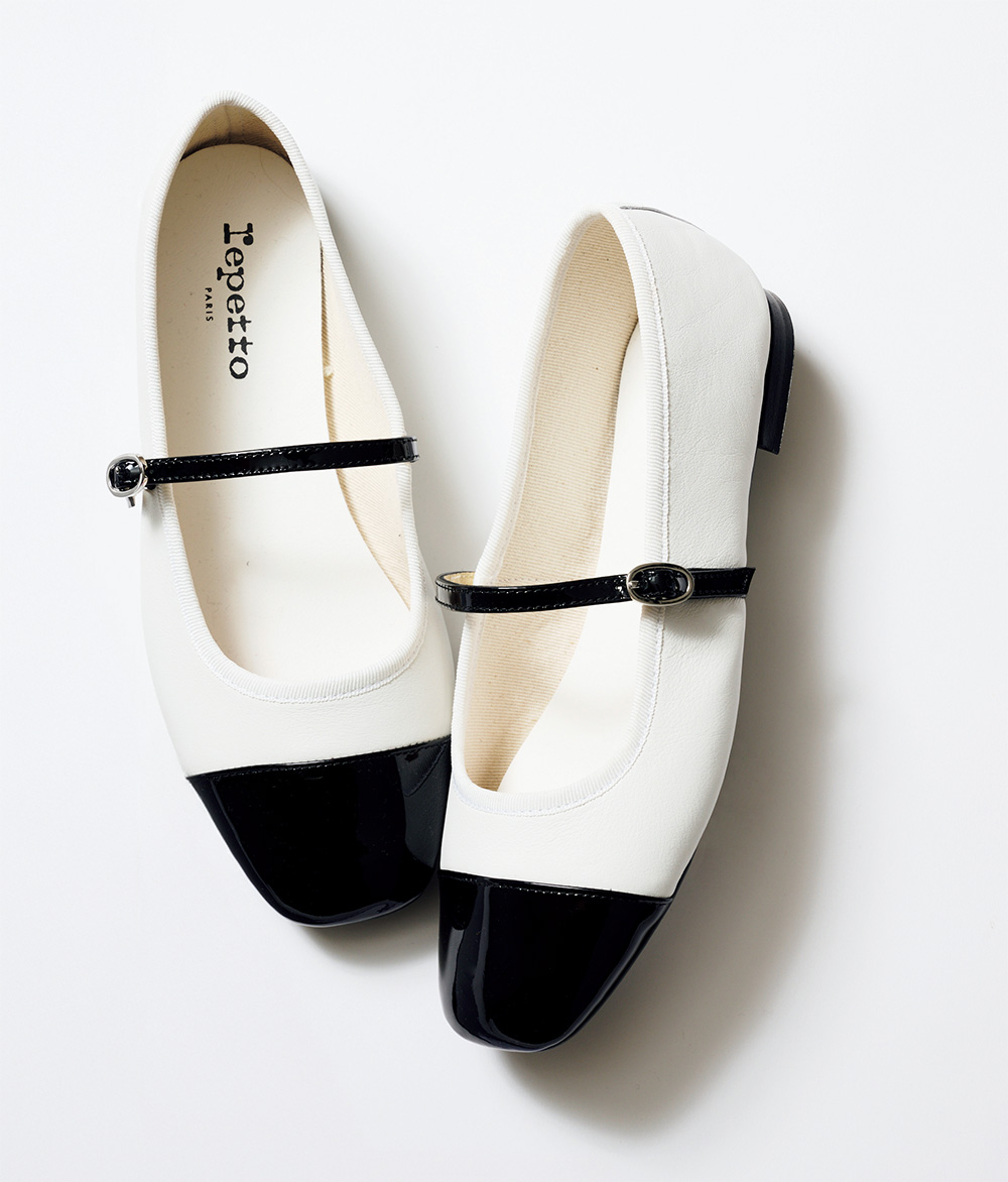 黒白配色の異素材デザインがほどよくシャープ。 ¥80,300 /レペット(ルック ブティック事業部)