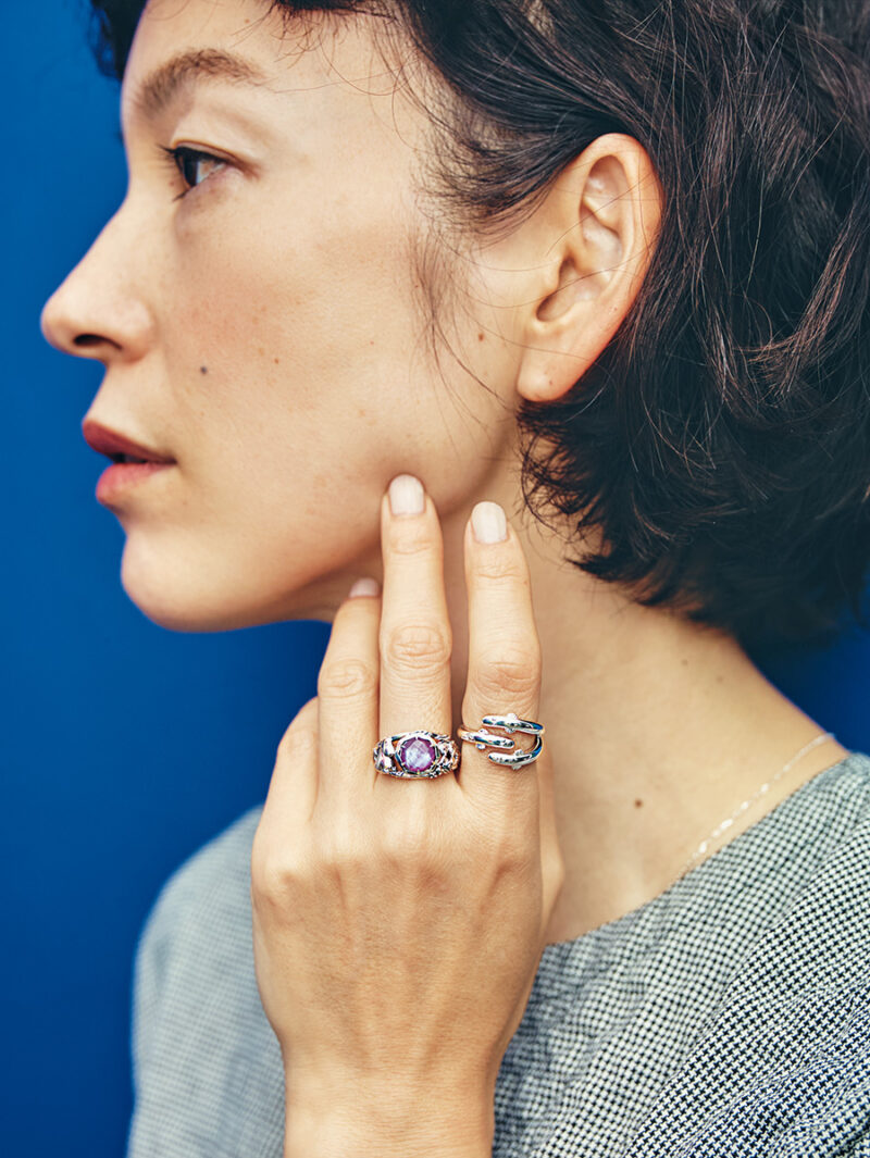 ニョロニョロ フォークリング シルバー¥19,800 ／ユートレジャー、ムーミンとルビー リング¥28,600／碌山ショップ