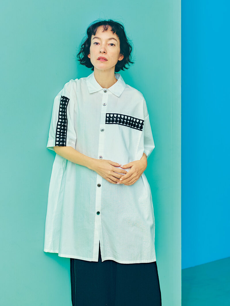 シャツ¥29,700／ア・パート オブ ミー（ワイズフォーリビング）