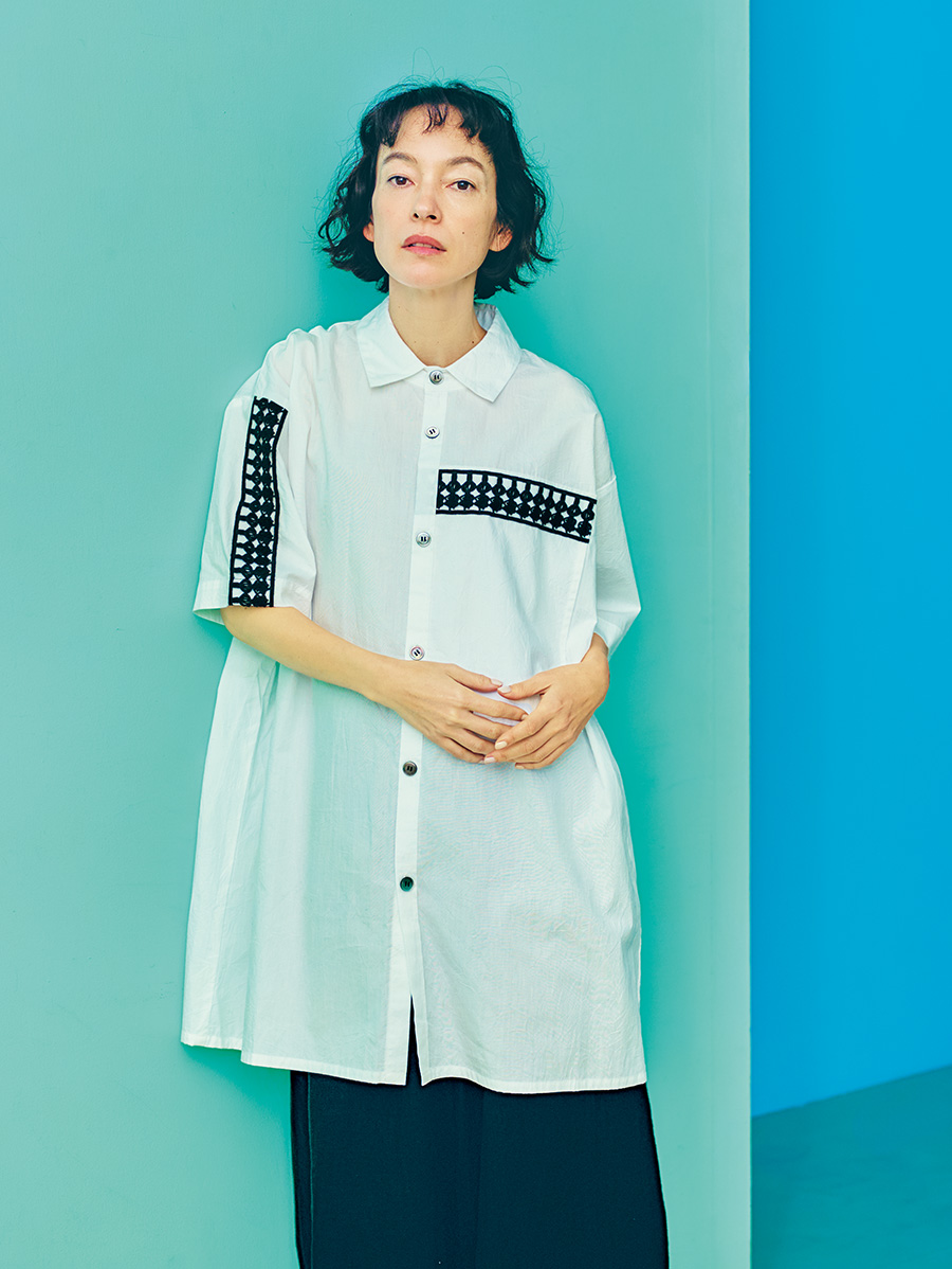 シャツ¥29,700/ア・パート オブ ミー(ワイズフォーリビング)