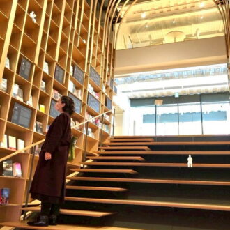 早稲田大学内にある国際文学館、通称「村上春樹ライブラリー」にて