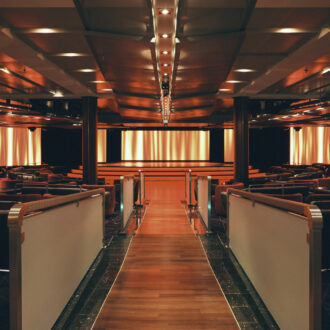 「三井オーシャンフジ」のメインステージ