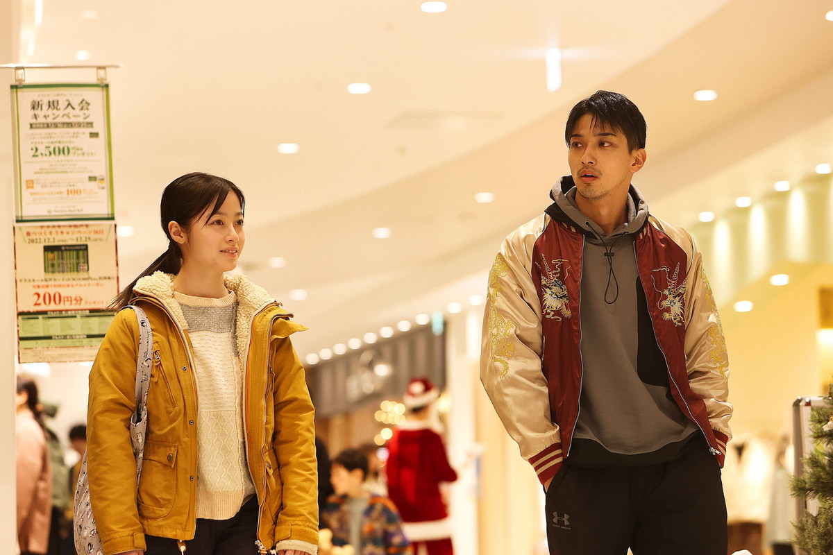 横浜流星と共演の橋本環奈。© 2023映画『春に散る』製作委員会