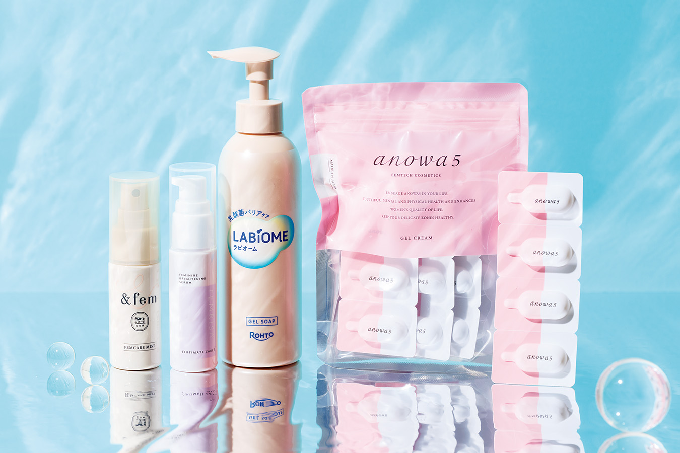 (右から) 1. アノワ5 Dジェル 膣内の善玉菌である乳酸桿菌、肌にうるおいと柔軟性を与える植物由来成分などを配合したジェル。個包装形状なので、外出時や旅行先にも手軽に携帯できる。 1.5g×16個入り ¥4,950/DKSH MESジャパン 2. ラビオーム バリアビオソープ うるおいを守りながら洗い、肌環境を整える、泡立て不要の専用ジェルソープ。ニオイベール効果で、気になるニオイもケア。 180mL ¥1,320(編集部調べ)/ロート製薬 3. matsukiyo フェムリサ アドバンストセラム 肌なじみのいいとろみのあるテクスチャーながら、さらっとした使用感の集中保湿美容液。リポソーム型グルタチオン配合で、美肌効果も。 30mL ¥1,430/マツキヨココカラ&カンパニー 4. アンドフェム フェムケアミスト ローズマリーエキスなど4種の天然由来の保湿成分を配合。デリケートゾーンの気になるニオイ、ムレ感を軽減するふき取りミスト。 30mL ¥1,540/牛乳石鹼共進社