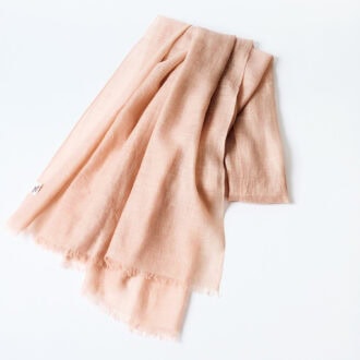 カシミヤリネンストール¥9,000/マリアルーク