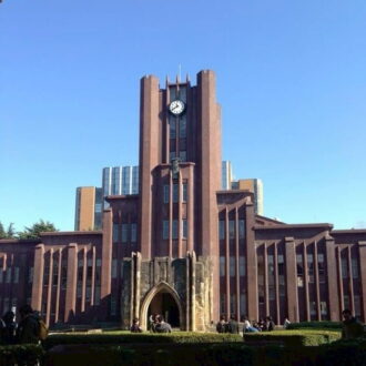 東京大学。安田講堂での弁論大会を家族で見学したそう