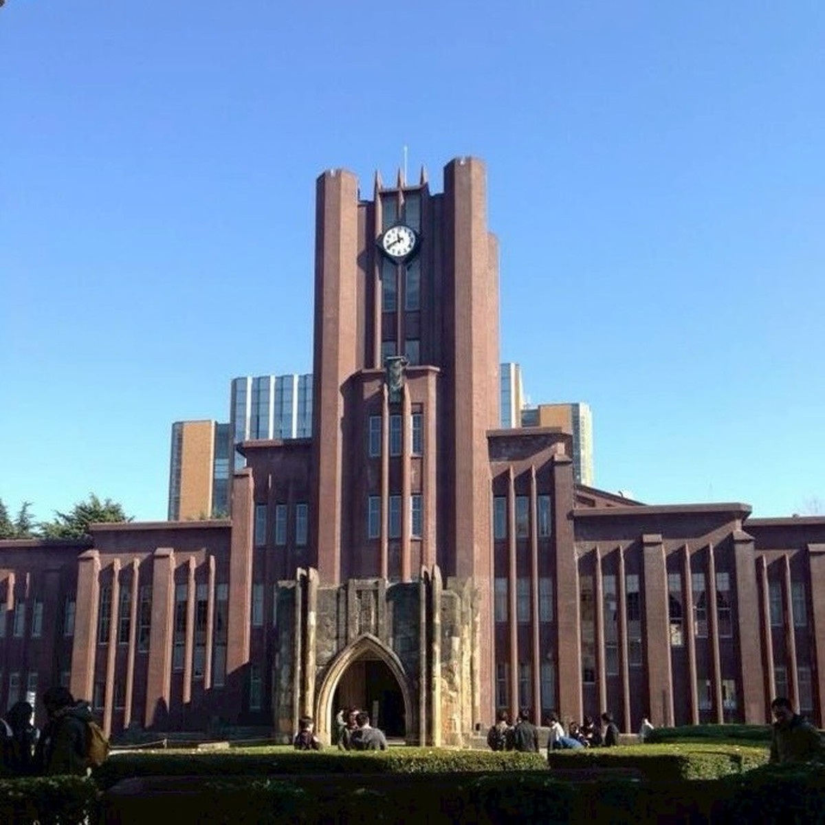 東京大学。安田講堂での弁論大会を家族で見学したそう