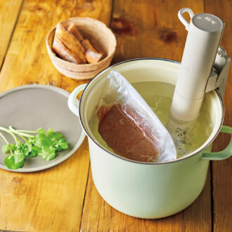 ブルーノ コンパクト低温調理器￥11,000／ブルーノ