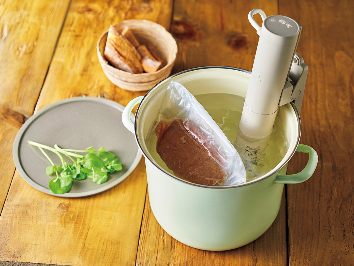 ブルーノ コンパクト低温調理器￥11,000／ブルーノ
