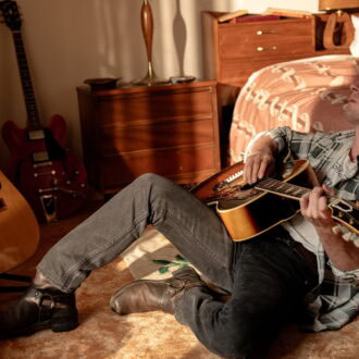 ブルース・スプリングスティーンの苦悩に満ちた日々を描く。『スプリングスティーン 孤独のハイウェイ』© 2026 20th Century Studios