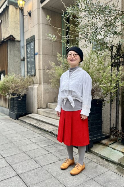 【大阪スナップ】小柄さん必見！ サイズ感や素材感重視のアイテム選びでおしゃれ見え