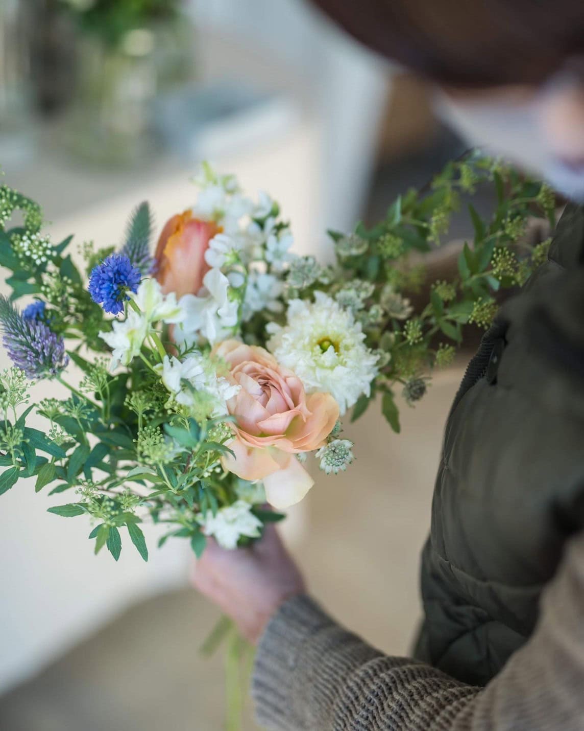 落ち着きたい日は、白やグリーンの静かな花を