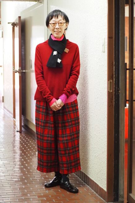 【スナップ】個性が光るメガネ＆マフラーにくぎ付け♡ タータンチェックをきかせたトラッドスタイル