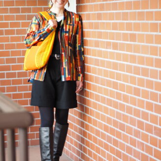 【スナップ】ショートパンツ×ブーツの黄金コンビでスタイルアップ！ 柄シャツ＆アクリルピアスをアート感覚で身につけて