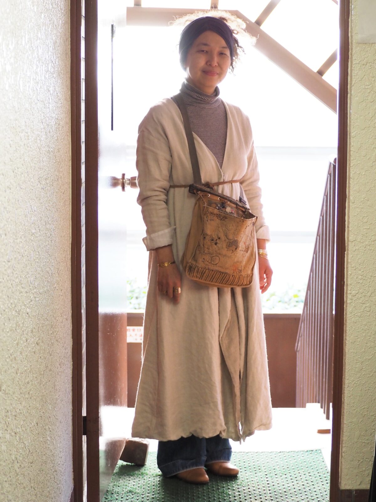 【1週間スナップ】50代の春コーデはデニムとスニーカーを味方につけて! 若作りにならないコツは?