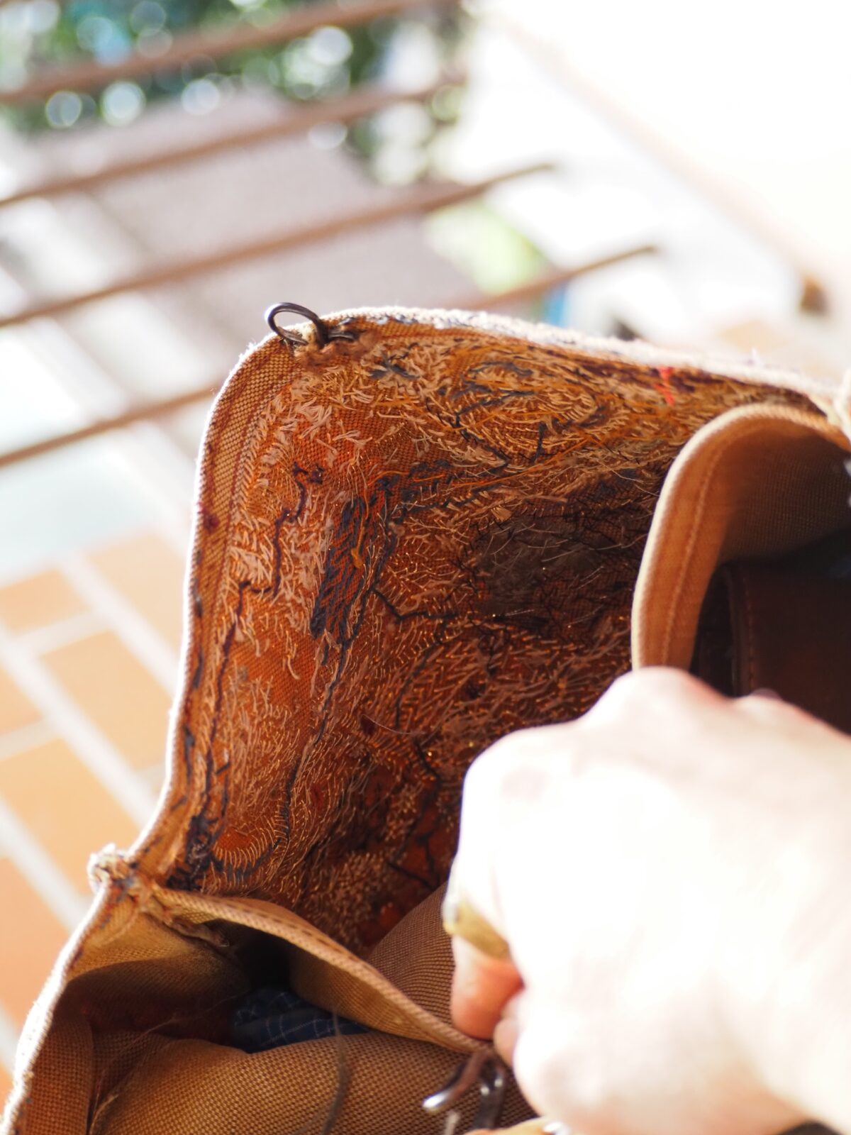 沖潤子さんの刺しゅうバッグ