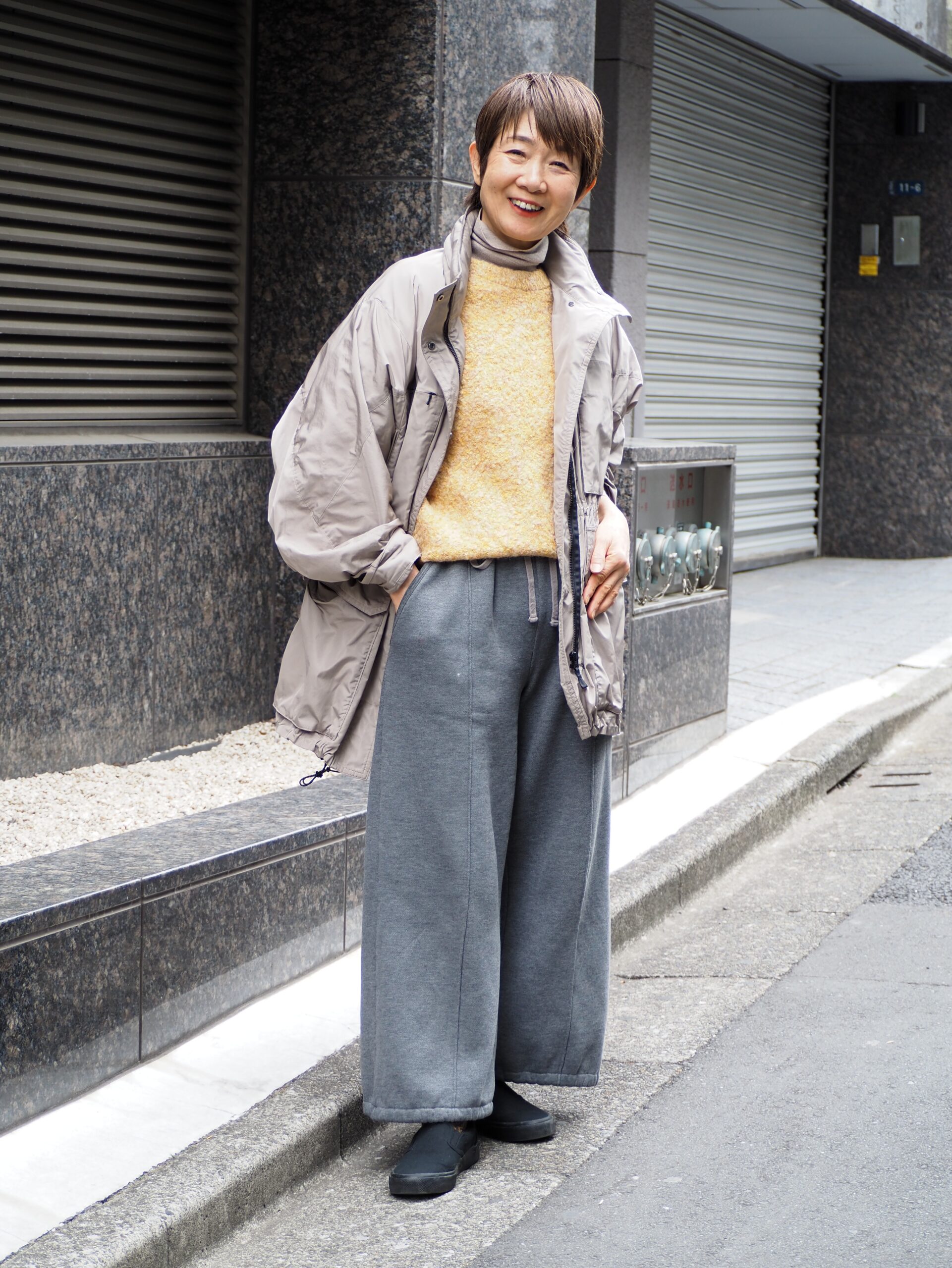 【1週間スナップ】50代の春コーデはデニムとスニーカーを味方につけて！ 若作りにならないコツは？