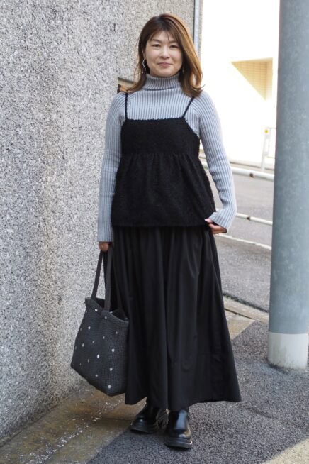 【スナップ】ビスチェを重ねて鮮度アップ！ ブラック×グレーで甘さ控えめに