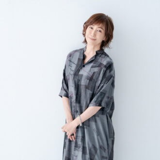 今年で百歳を迎える石井ふく子が演出する『明日の幸福』に出演する高島礼子にインタビュー。