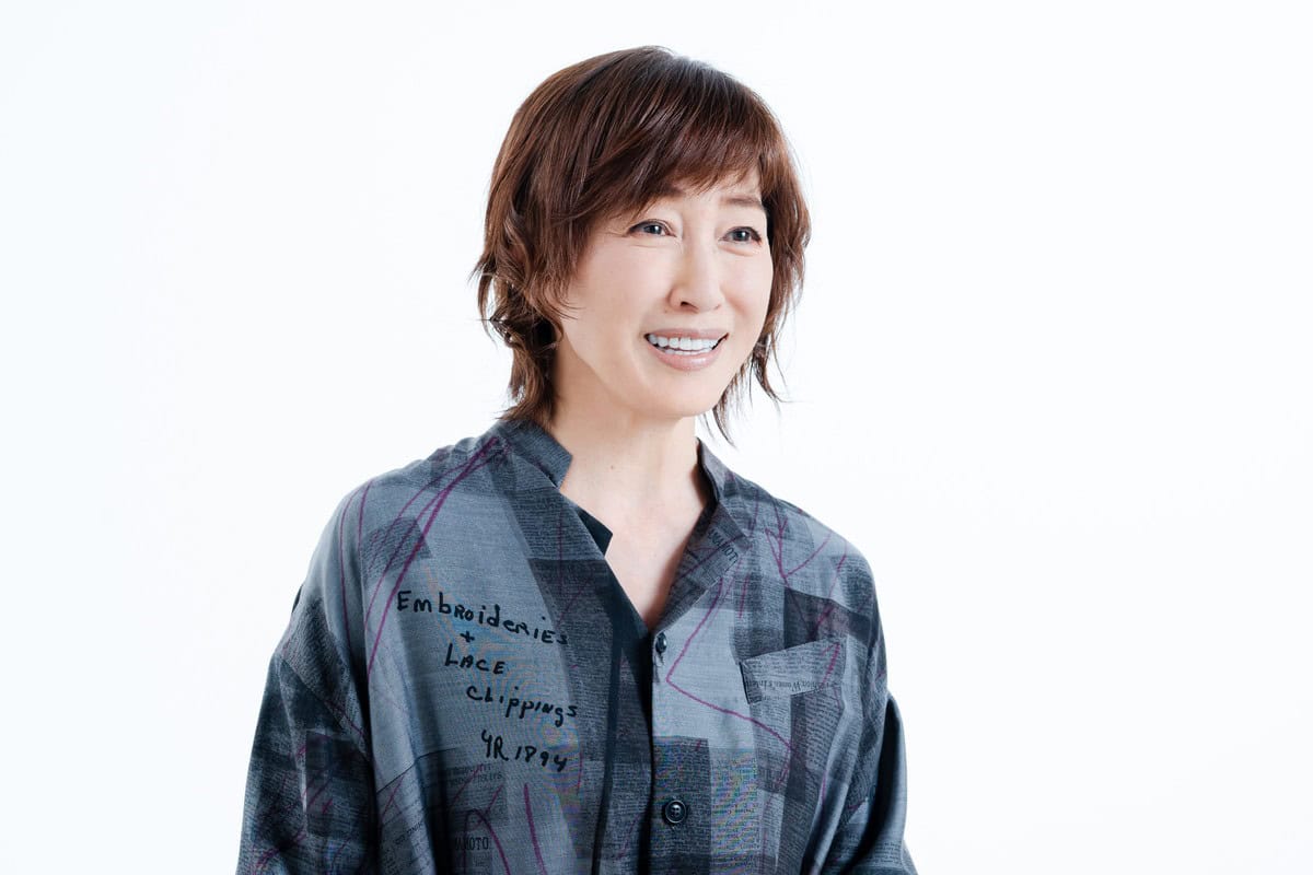 インタビュー中の高島礼子