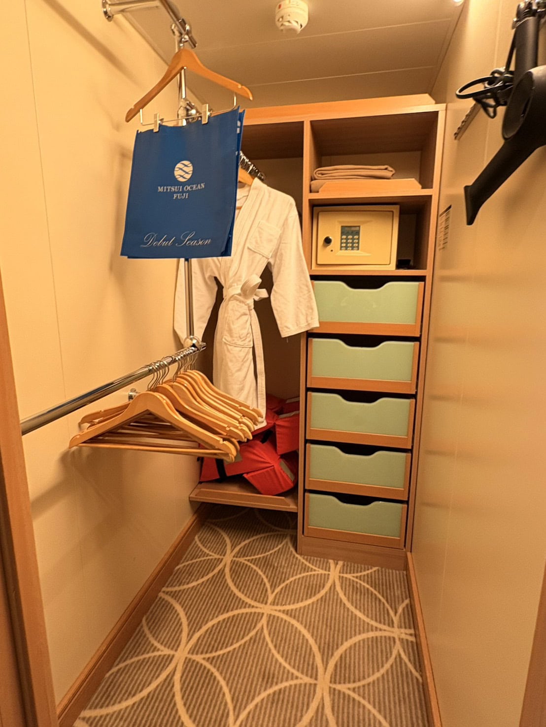 「三井オーシャンフジ」の客室