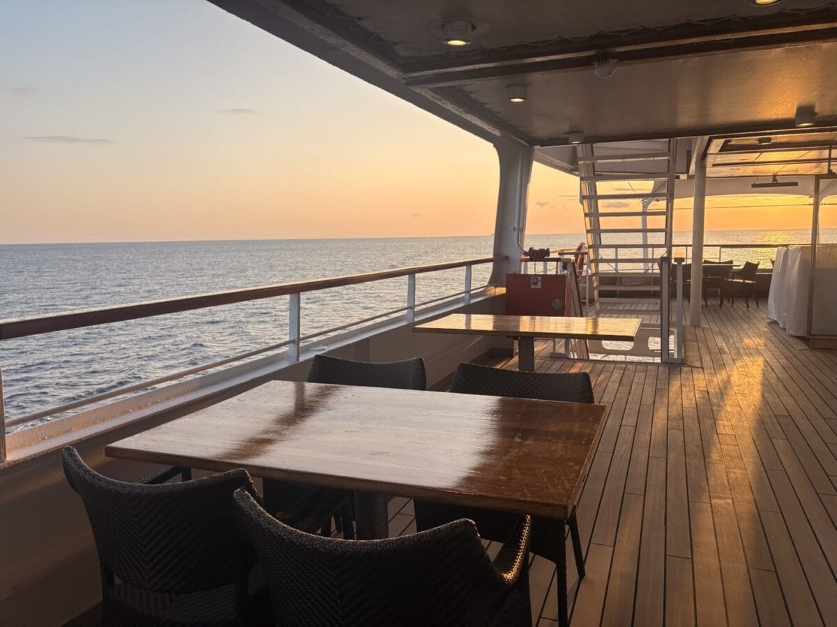 「三井オーシャンフジ」のデッキから見える夕日