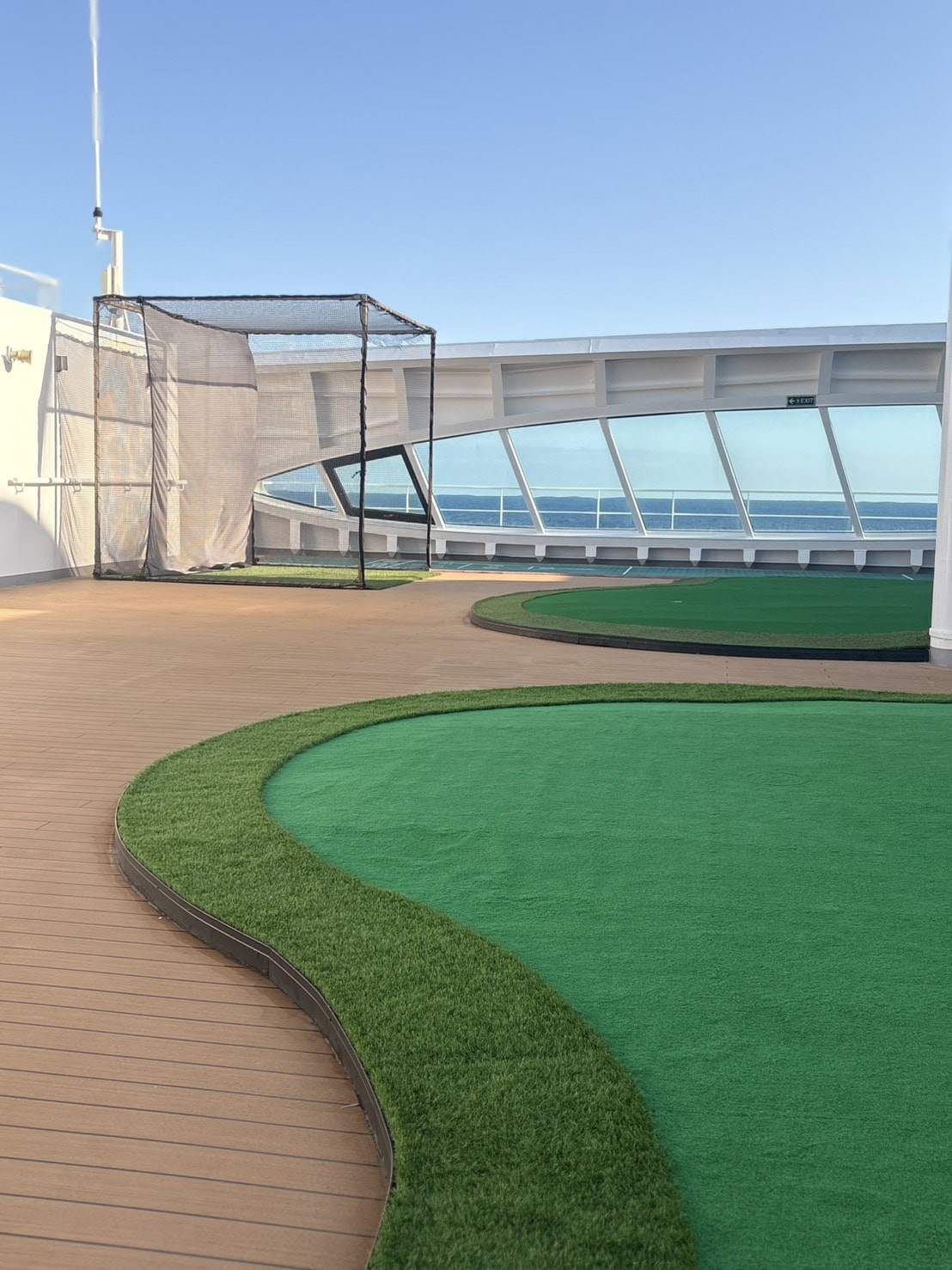 「三井オーシャンフジ」のゴルフ用人工芝