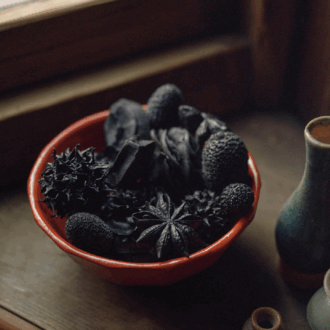 観賞用として、かつては茶道でも用いられたといわれる「花炭」。