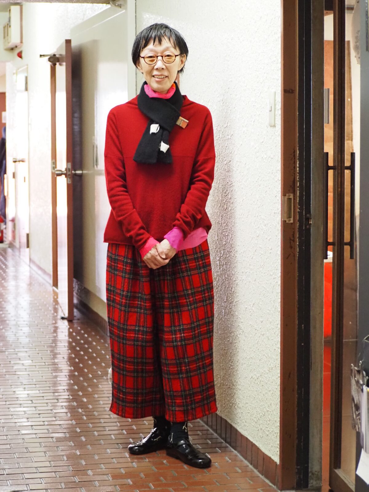 【1週間スナップ】地味見えを打破！ 自分らしさを楽しむ50代のアートな着こなし