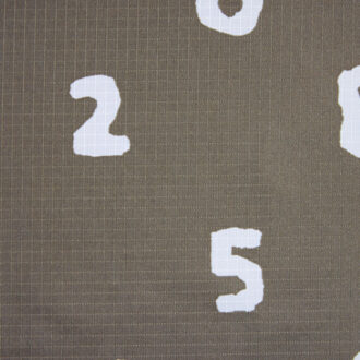 丈夫で軽いリップストップ生地