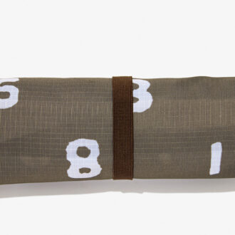 ゴムバンド付き！ コンパクトにたためて持ち運びに便利