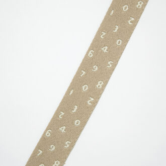 ストラップの裏面は色味が反転。