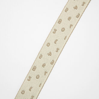 ちらっと見えてもおしゃれ。