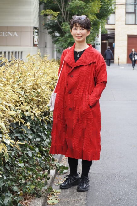 【スナップ】個性も機能性もピカイチ！ 「イッセイミヤケ」でトータルコーデ