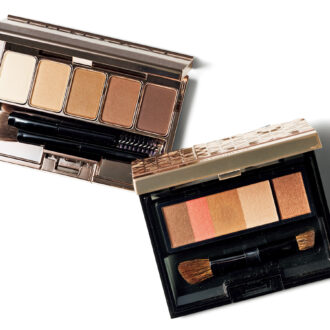 （右）粉末をオイルコートすることで粉っぽさのない仕上がりに。マキアージュ アイブロースタイリング3D 60 ¥1,980（編集部調べ）／資生堂　 （左）透明感があり、自然な眉が描ける。ルナソル スタイリングアイゾーンコンパクトN 01 ¥6,050／カネボウ化粧品