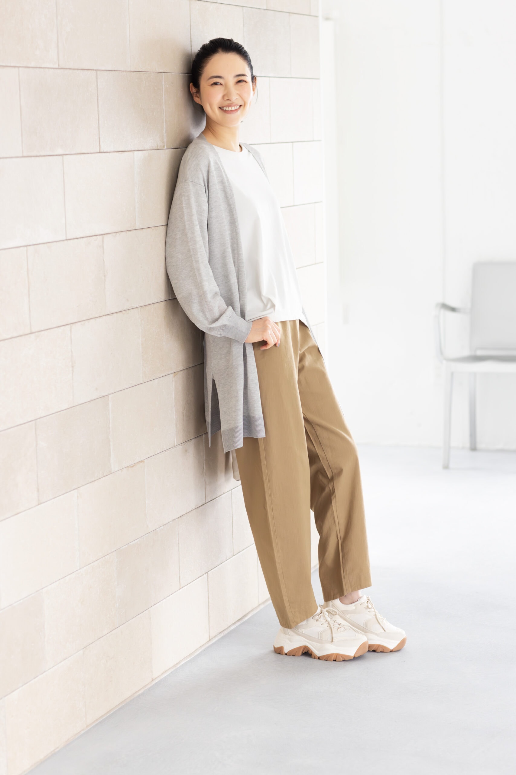 カーディガン￥2,189、プルオーバー￥1,089、パンツ￥2,189／すべてハレイロ
