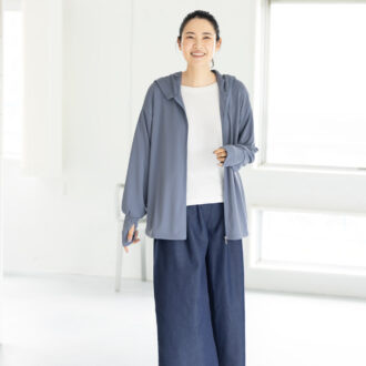 パーカー￥1,969、プルオーバー￥1,089、スカンツ￥1,990／すべてハレイロ（しまむら）